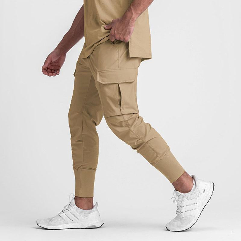 Jogger mimetici uomo, pantaloni sportivi multi-tasche per un abbigliamento versatile.