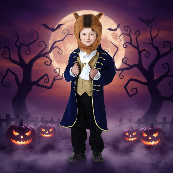 Bambino con costume da Bestia di Halloween, perfetto per trasformazioni magiche e giochi di ruolo fantasy.