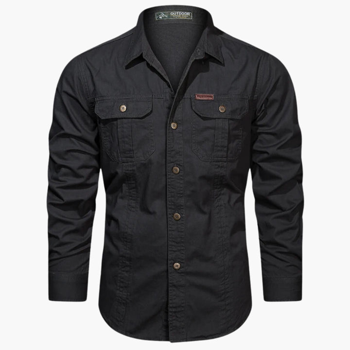 Bottoni resistenti e stile della camicia uomo outdoor, perfetta per un look casual elegante e versatile.