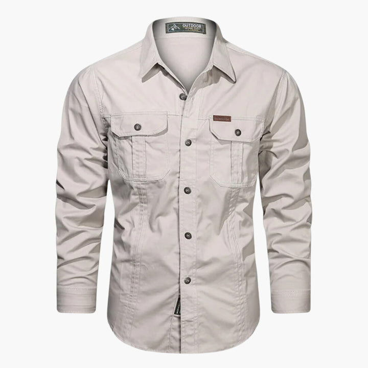 Camicia uomo outdoor versatile, design confortevole e resistente per avventure e stile casual elegante.
