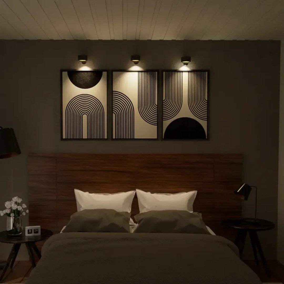 Elegante lampada da parete magnetica LED, wireless, 360° orientabile, con controllo tattile e telecomando.