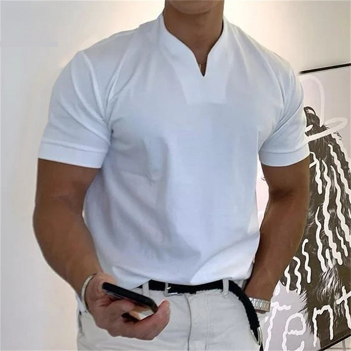 Maglietta uomo slim fit collo alla coreana, perfetta per un look moderno ed elegante.