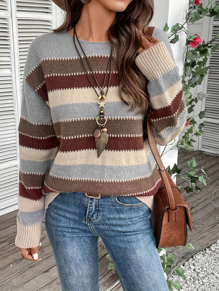 Maglione donna girocollo colorato con maniche lunghe e spalle scese, perfetto per un look casual.