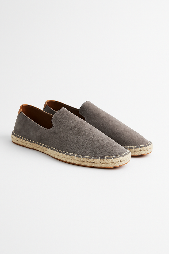 Espadrillas uomo slip-on per l'estate, con suola confortevole e dettagli raffinati, stile casual.