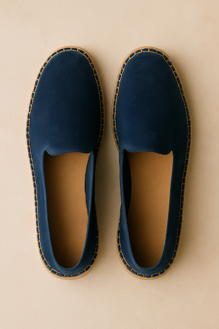 Espadrillas uomo con dettagli raffinati, calzature slip-on per un comfort estivo.