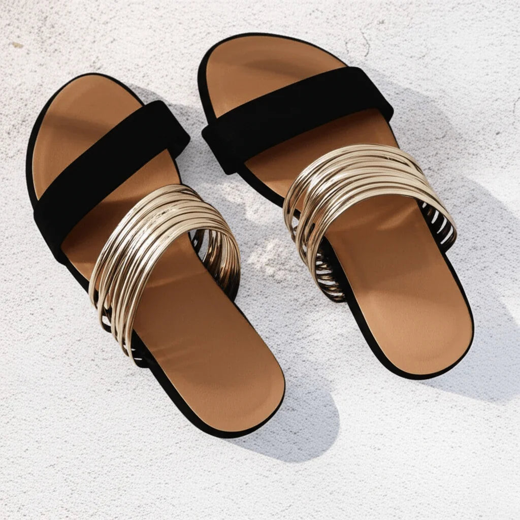 Sliders donna con doppia fascia, ammortizzate, dettaglio metallico. Ciabatte leggere e antiscivolo per l'estate.