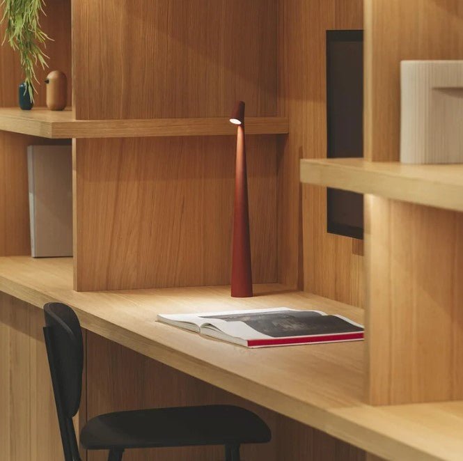Lampada da tavolo LED senza fili, dimmerabile. Design nordico moderno ricaricabile, perfetta per lettura e ambiente.
