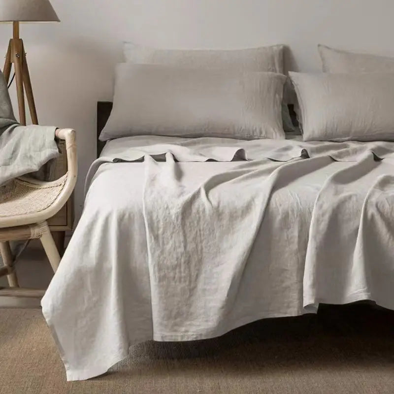Morbido set biancheria da letto in lino, per un comfort avvolgente e un sonno di qualità superiore.