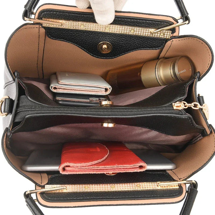 Borsa a tracolla elegante da donna in pelle morbida, ideale per look sofisticati.