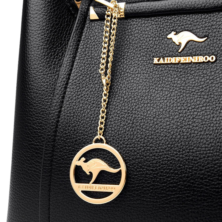 Borsa in pelle lussuosa, modello a spalla per donna, un accessorio moda irrinunciabile.