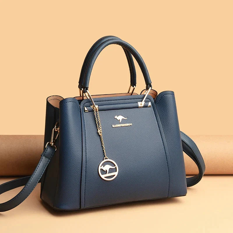 Accessorio moda donna: borsa a tracolla in pelle lussuosa e versatile.