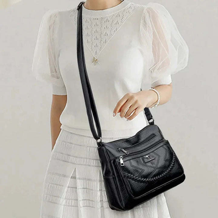 Borsa versatile in pelle morbida da donna. Perfetta come accessorio elegante o casual. Qualità lusso.