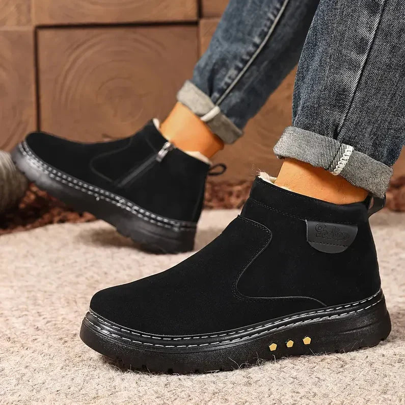 Caldi stivaletti invernali da donna, perfetti per proteggere i piedi dal freddo con stile e comfort.