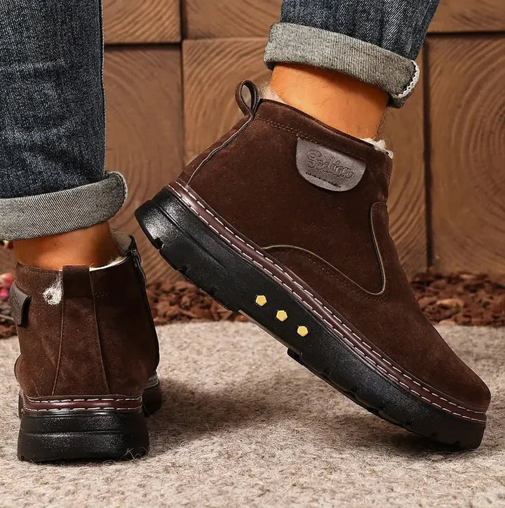 Stivali invernali donna, ammortizzati e confortevoli, perfetti per camminare con leggerezza anche col freddo.