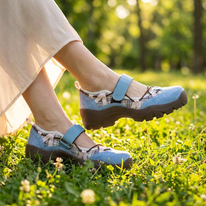 Mocassini donna casual chic, cinturino regolabile per vestibilità perfetta e tomaia traspirante.