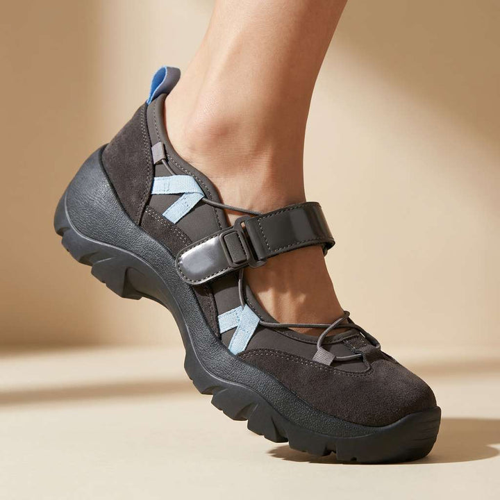 Calzature casual donna: mocassini con cinturino regolabile e suola ammortizzata per il benessere.