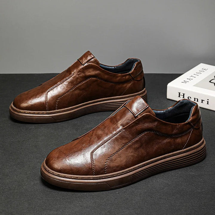 Dettaglio: sneakers uomo slip-on con innovativa suola memory foam, comfort e supporto quotidiano.