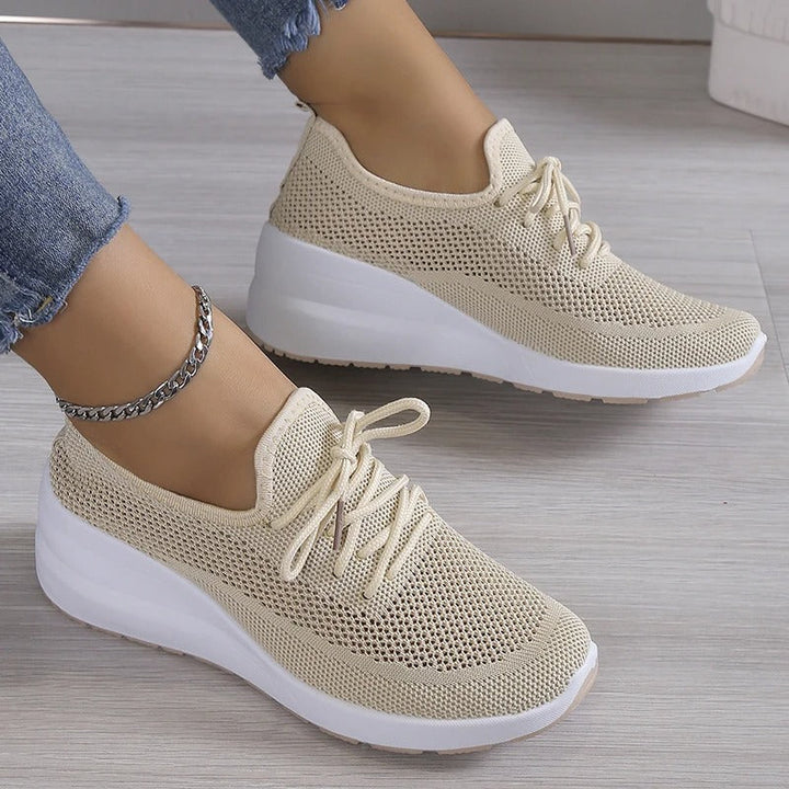 Scarpe donna ortopediche con supporto plantare avanzato, perfette per camminate comode e leggere.