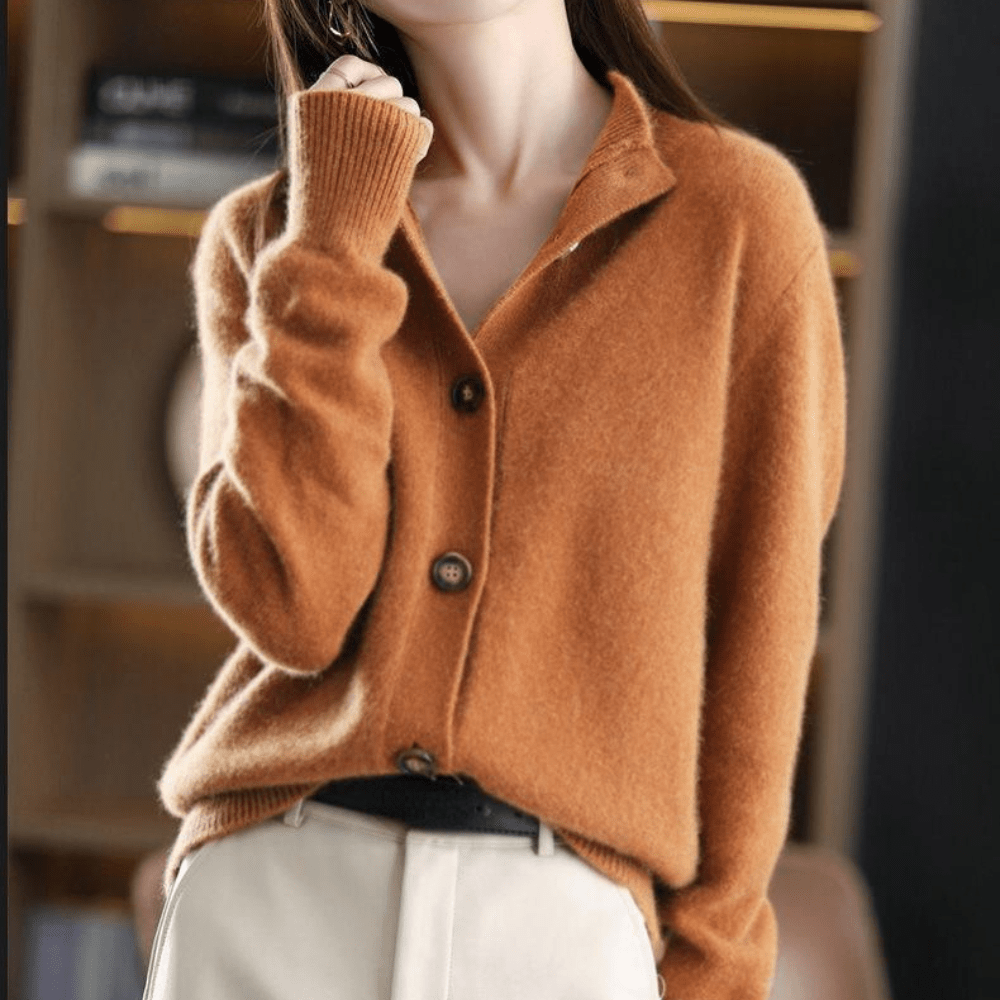 Moda femminile autunnale: cardigan donna con fit rilassato per un look elegante e confortevole.