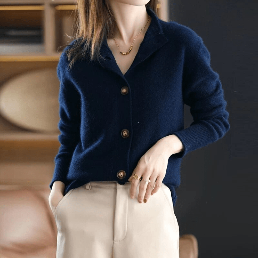 Cardigan donna a maglia, stile rilassato per comfort quotidiano in autunno. Capo versatile e alla moda.