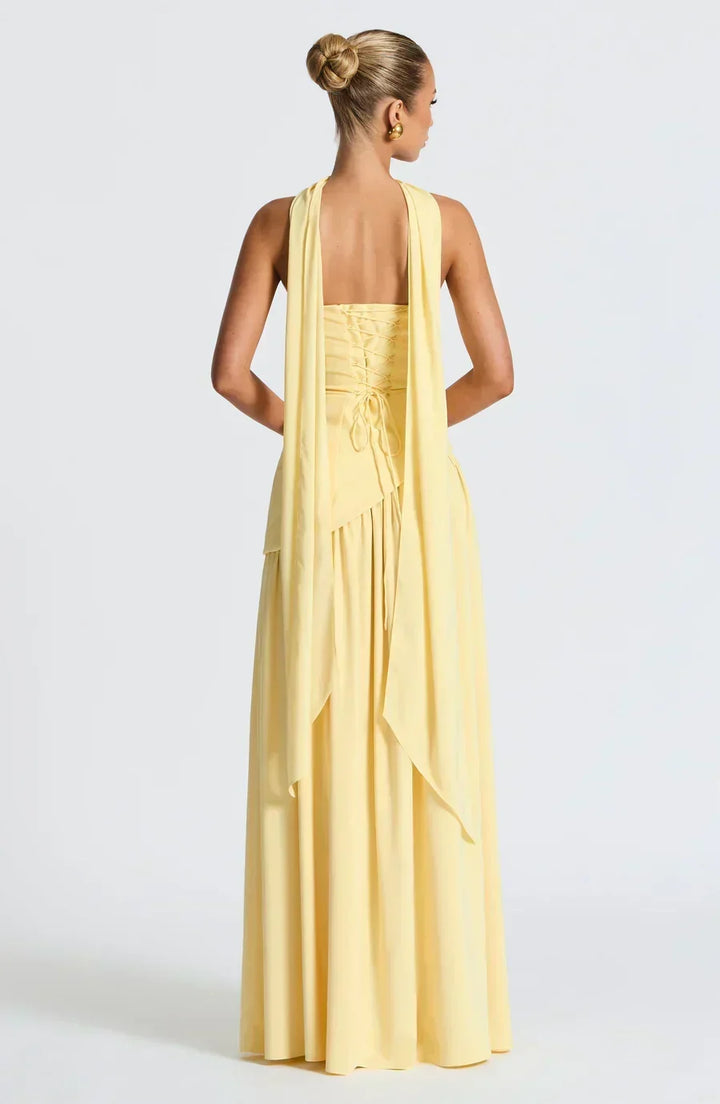 Abito da sera lungo asimmetrico donna, con spacco e scollo elegante. Perfetto per occasioni speciali.