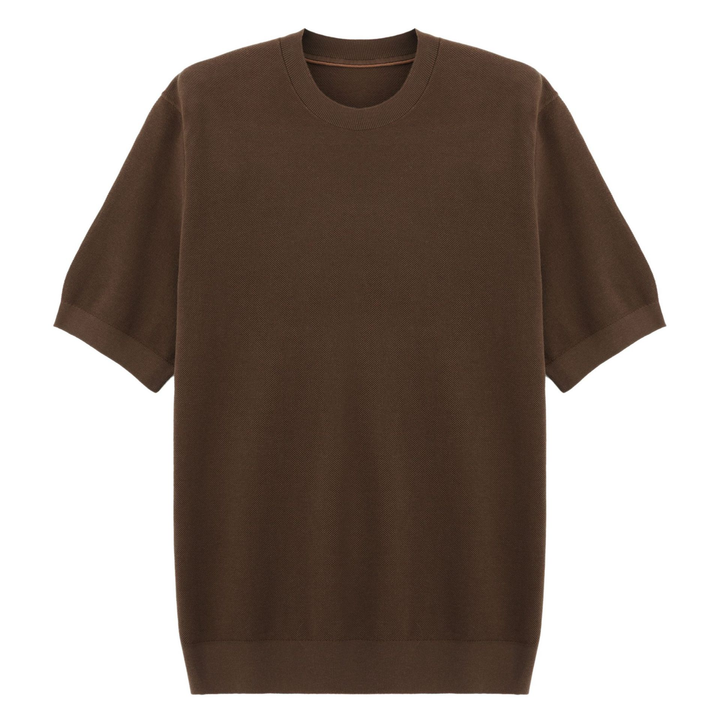 Maglietta da uomo a maniche corte, con girocollo strutturato. Comfort e stile per la moda maschile estiva.