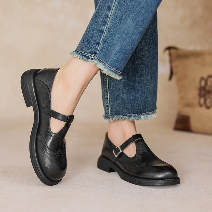 Scarpe donna Mary Jane autunno inverno. Modello nero con cinturino regolabile e suola antiscivolo, comfort garantito.