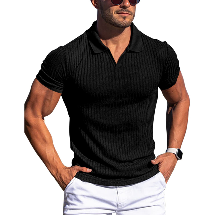 Polo da uomo raffinata, aderente e a coste, perfetta per un abbigliamento estivo casual elegante e alla moda.