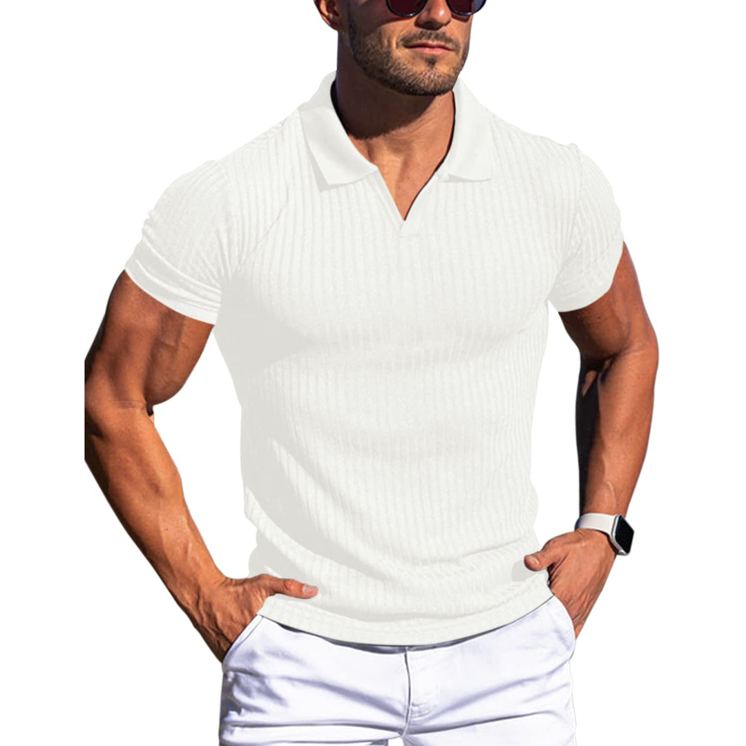 Polo da uomo aderente a coste con maniche corte, capo essenziale e confortevole per l'abbigliamento estivo.