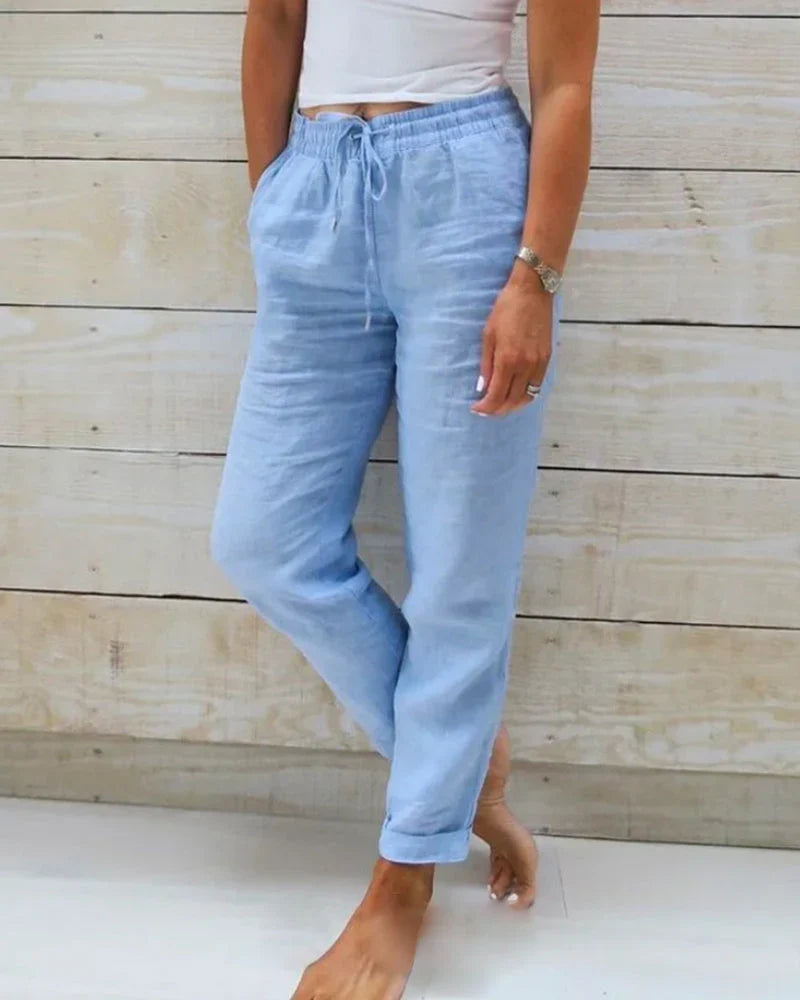 Pantaloni estivi donna con vita elastica e tasche, comodi e freschi per ogni giorno. Adatti anche a taglie forti.