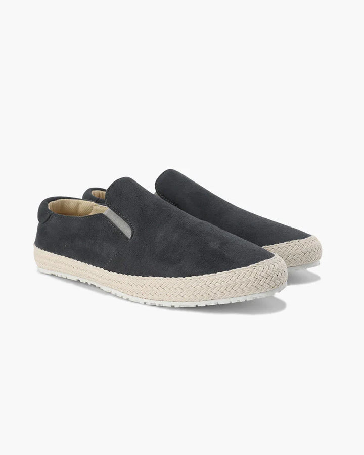 Espadrillas slip-on da uomo, facili da indossare. Ideali per comfort estivo e passeggiate leggere.