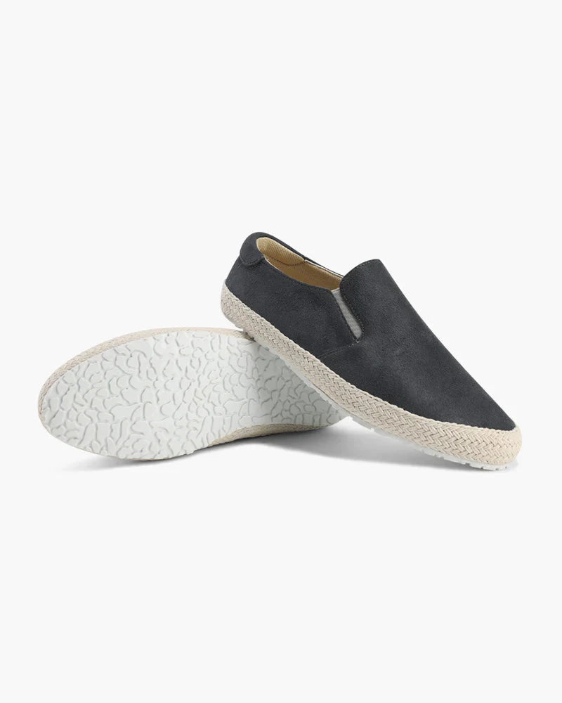Espadrillas uomo con distintiva suola in corda naturale. Calzature maschili casual per la moda estiva.
