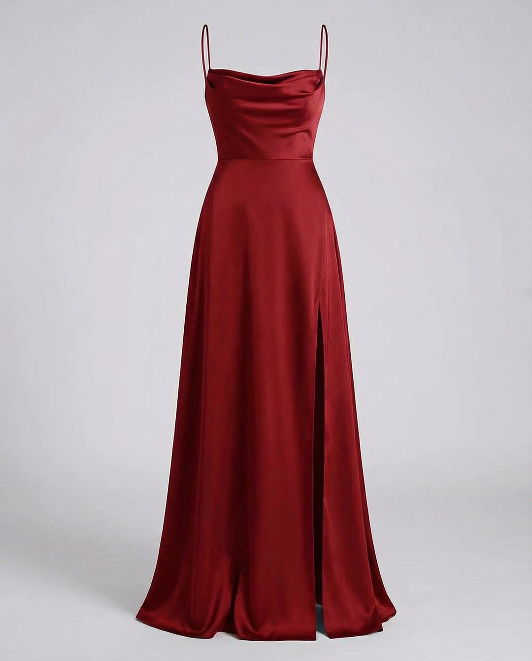Abito donna lungo e fluido con profondo spacco, design elegante per un look serale e femminile.
