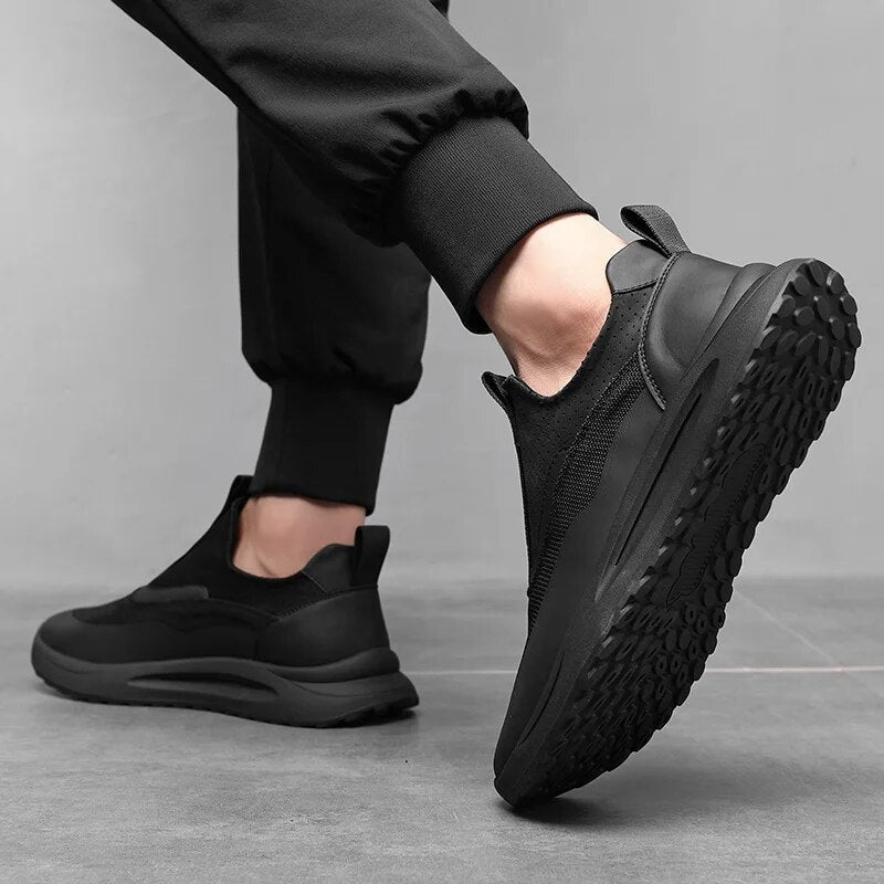 Sneakers nere da donna con soletta estraibile per supporto posturale, ammortizzazione e benessere dei piedi.
