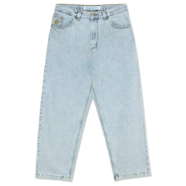 Jeans larghi baggy da uomo a vita bassa, ideali per stile skate. Cuciture a contrasto per un look unico.