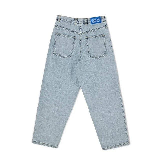 Jeans casual uomo baggy a vita bassa. Vestibilità comoda, cuciture a contrasto. Perfetti per ogni giorno.