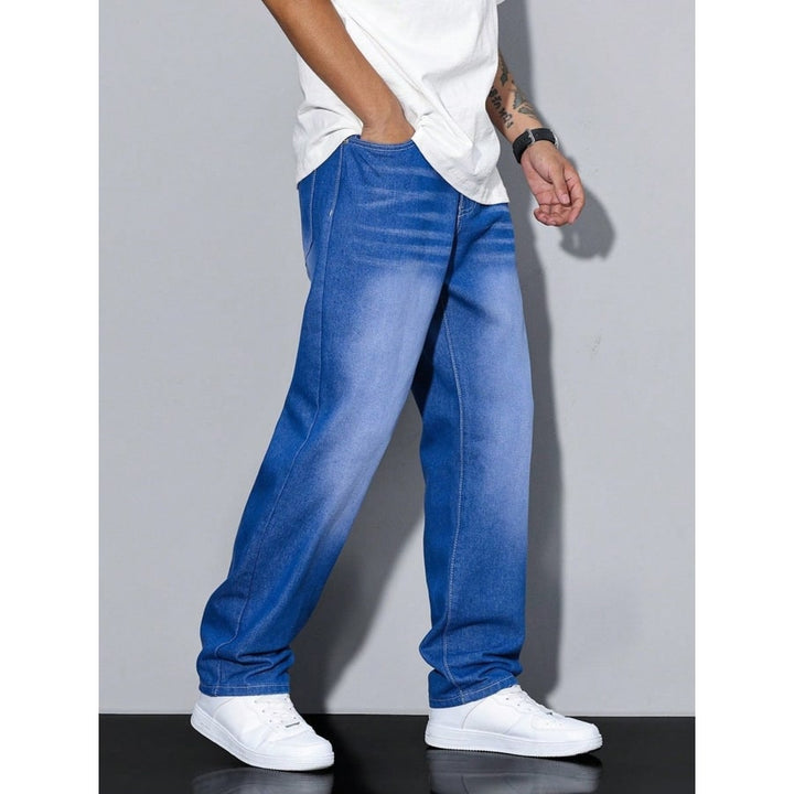 Jeans uomo, vestibilità ampia per un look contemporaneo e un comfort impareggiabile.
