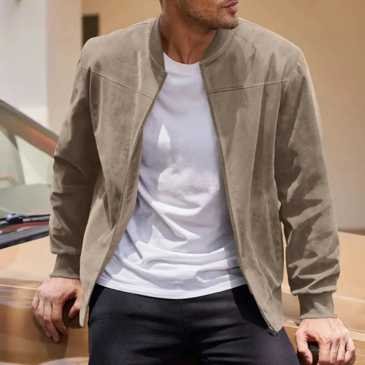 Elegante giacca bomber da uomo slim fit nera, stile aviatore con colletto a costine. Ideale per primavera/autunno.