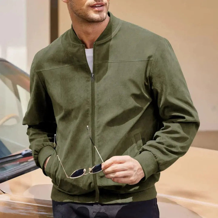 Giacca bomber uomo, slim fit e stile aviatore. Colletto a costine, in nero. Must-have per look casual elegante.