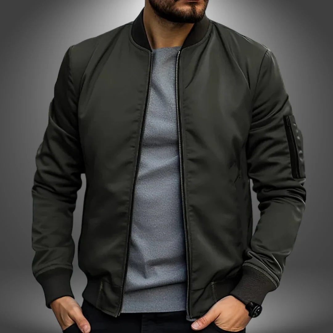 Giacca uomo antivento slim fit, con tasca manica, per moda casual autunnale.