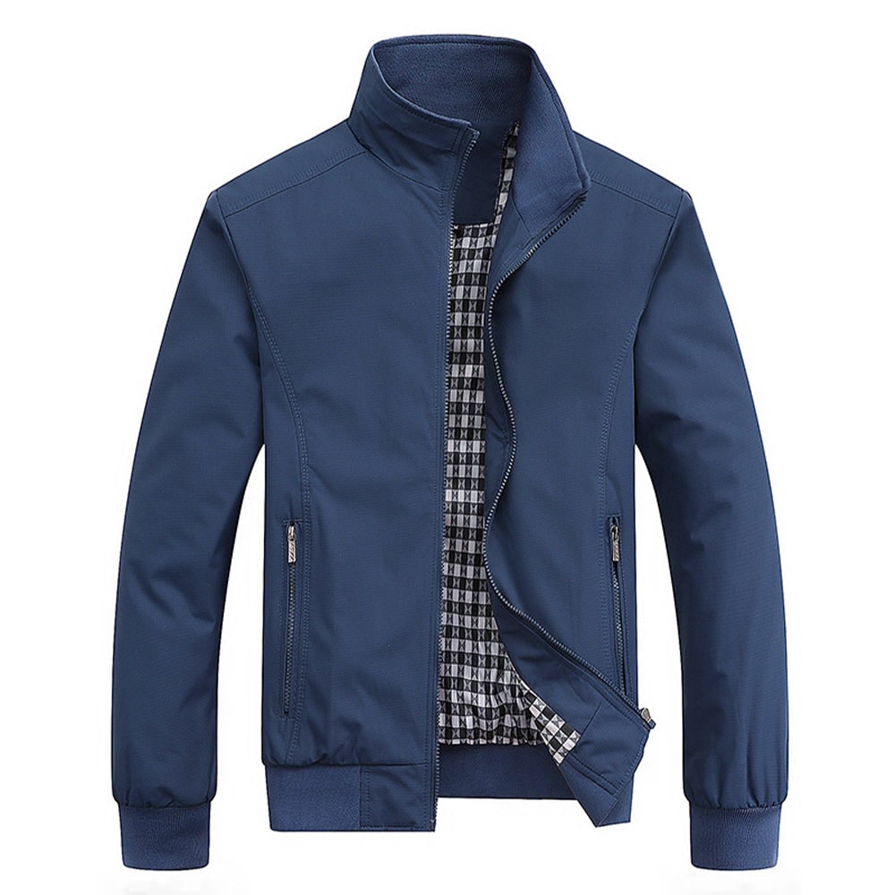 Giacca bomber uomo alla moda con collo rialzato. Design elegante con fodera a quadri, perfetta per outerwear maschile.