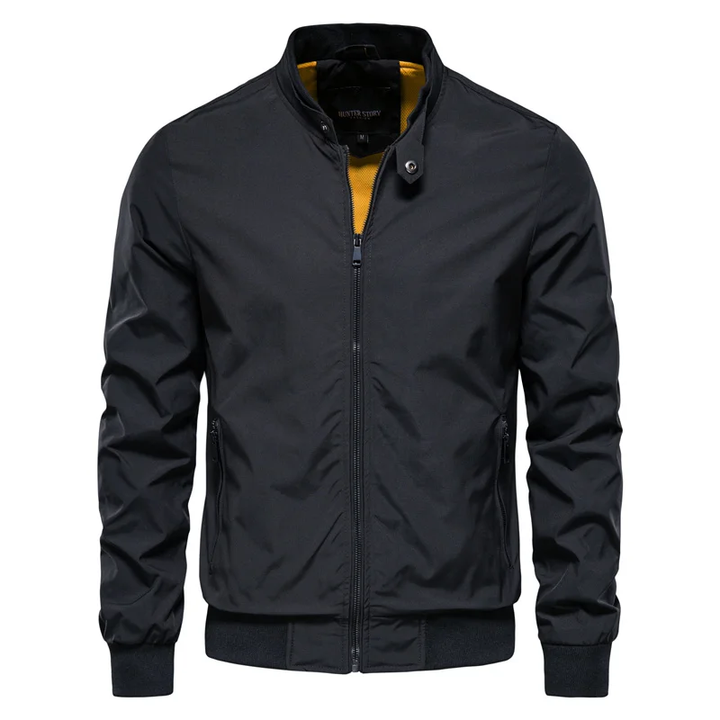 Giacca bomber uomo aviatore con collo rialzato. Un capo elegante e versatile per primavera e autunno.