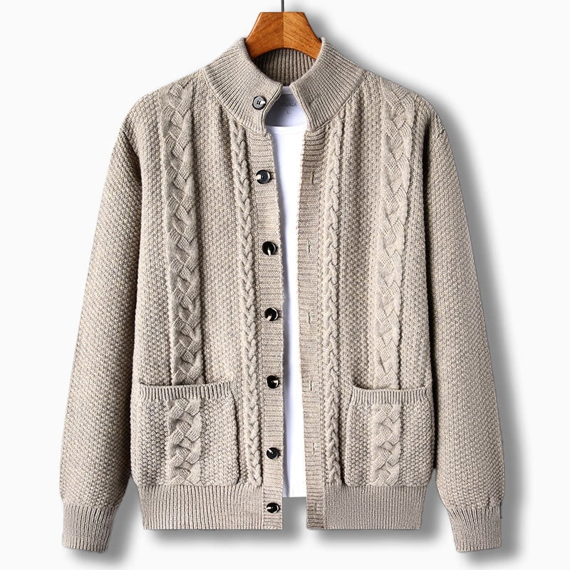Comodo cardigan uomo con collo alto e treccia, assicura calore e comfort in autunno inverno.