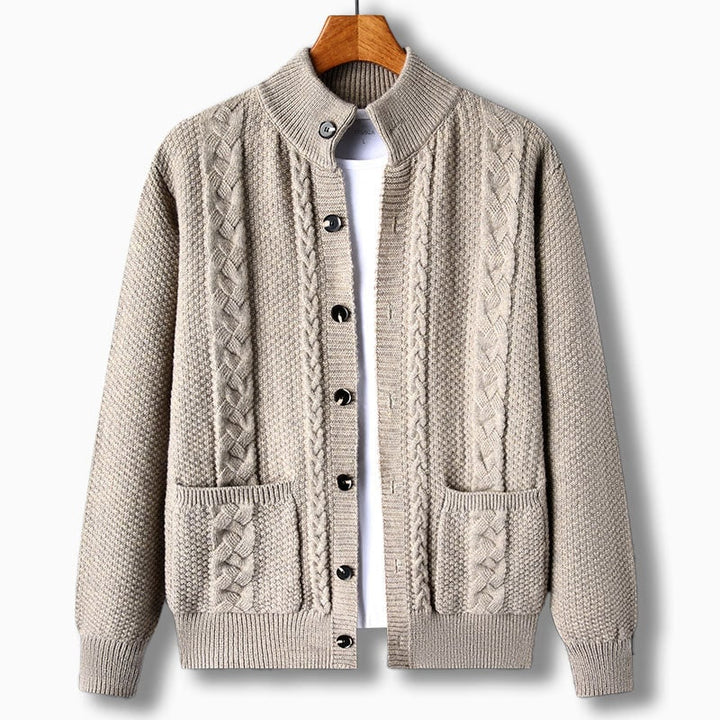 Comodo cardigan uomo con collo alto e treccia, assicura calore e comfort in autunno inverno.