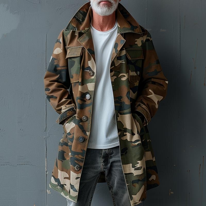 Trench monopetto uomo mimetico con tasche cargo, giacca versatile per look robusto e moda autunno.
