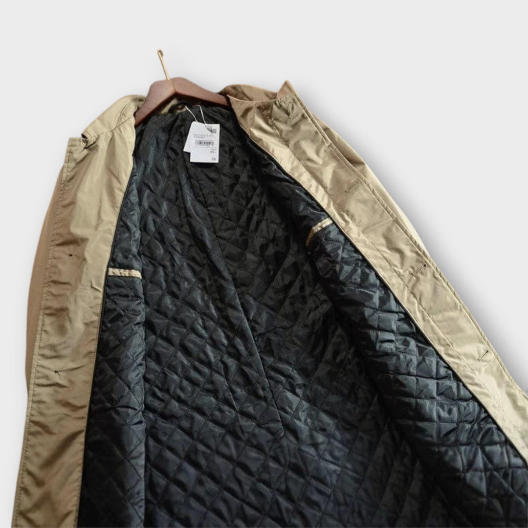 Cappotto autunnale uomo, monopetto, con trama strutturata, per outfit formali e casual.