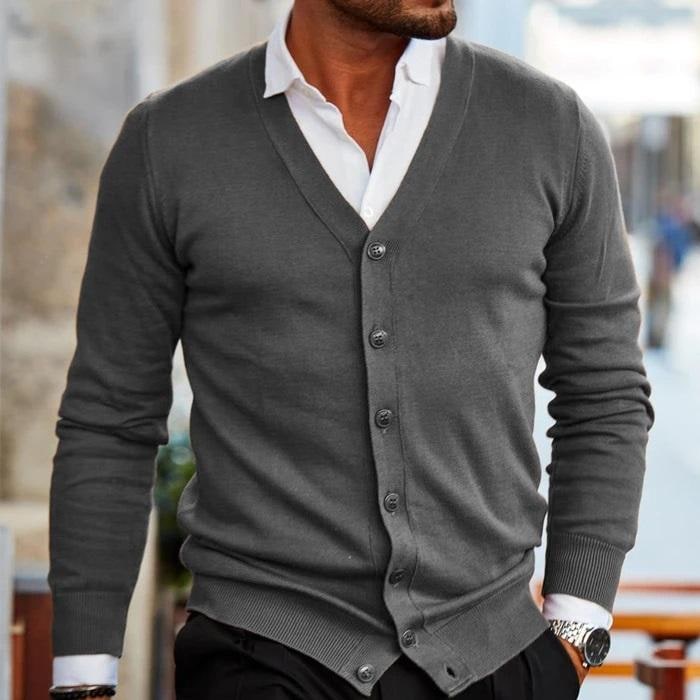 Abbigliamento maschile: cardigan da uomo con scollo a V e bottoni, un classico senza tempo.