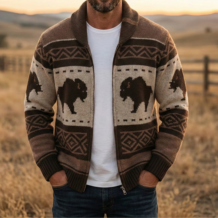 Cardigan uomo marrone collo a scialle, zip. Motivo bisonte jacquard. Ideale per l'inverno.