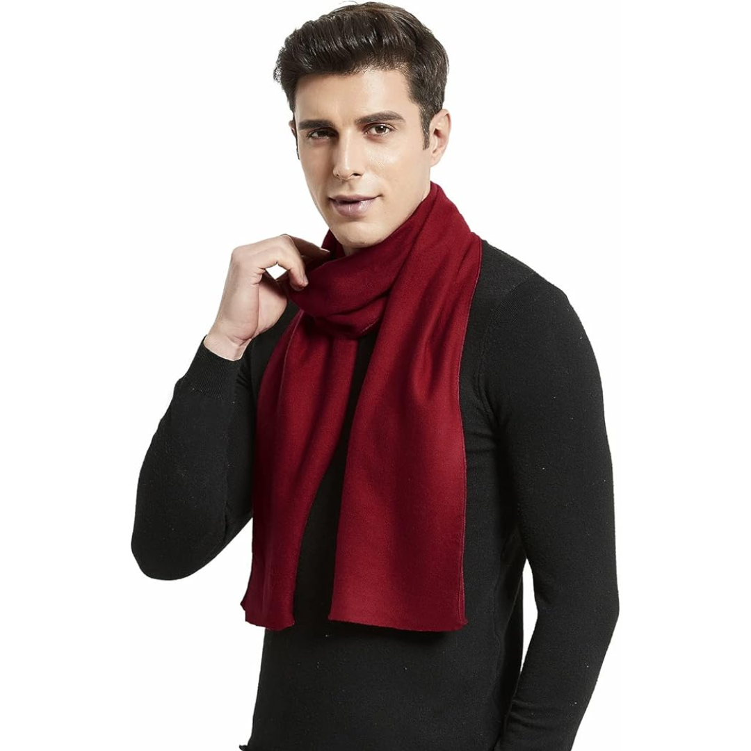 Elegante set uomo sciarpa e cappello a maglia, realizzato in lana e cashmere di qualità.