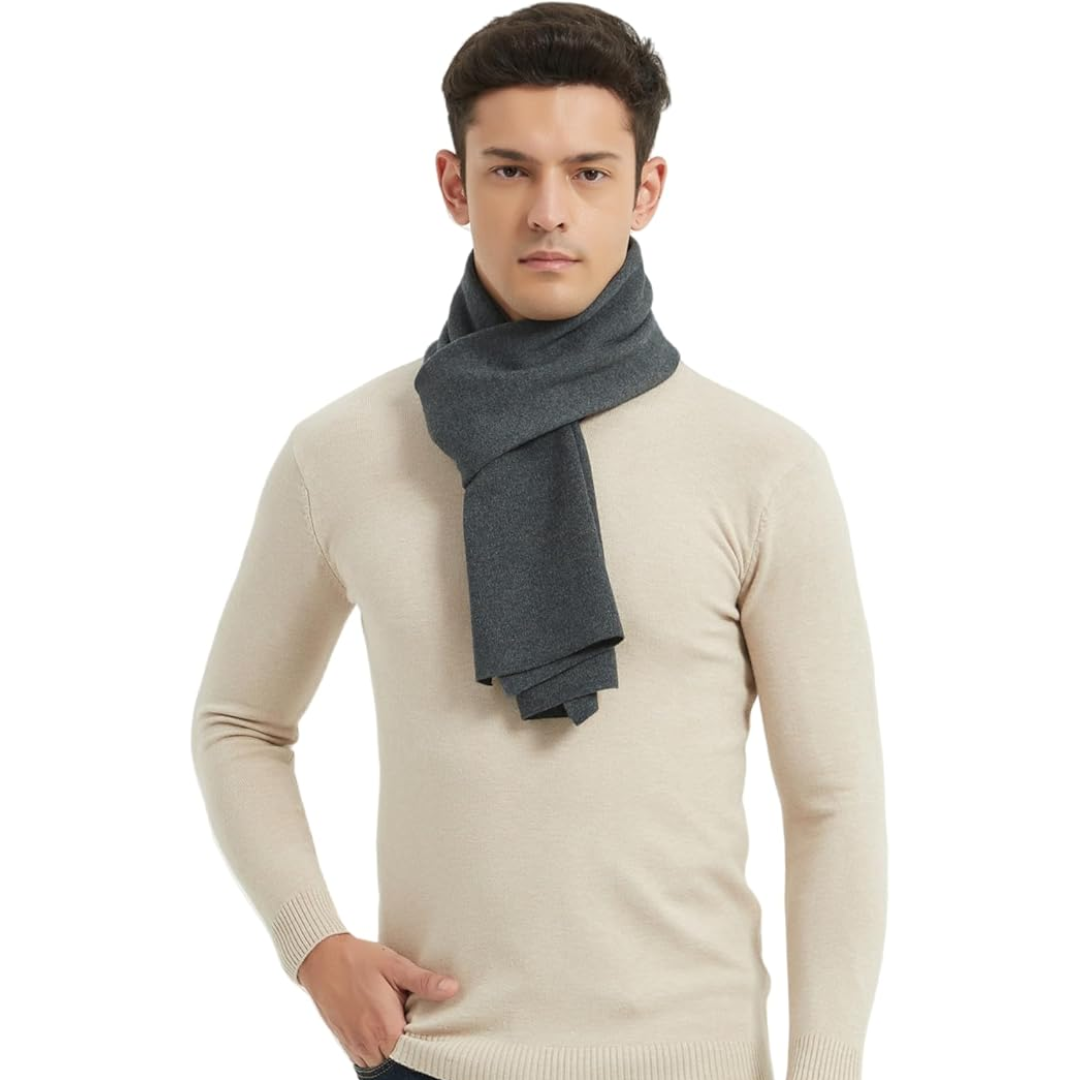 Set invernale di lusso: sciarpa e cappello uomo in lana cashmere, maglia sofisticata.